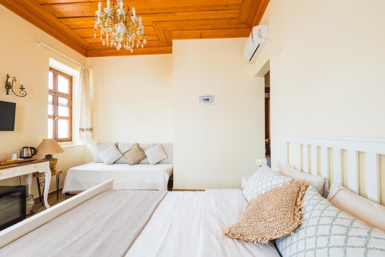 Lavantali Konak Otel Restoran Seferihisar Buitenkant foto