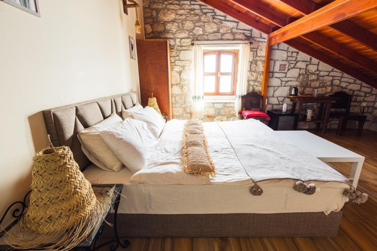 Lavantali Konak Otel Restoran Seferihisar Buitenkant foto