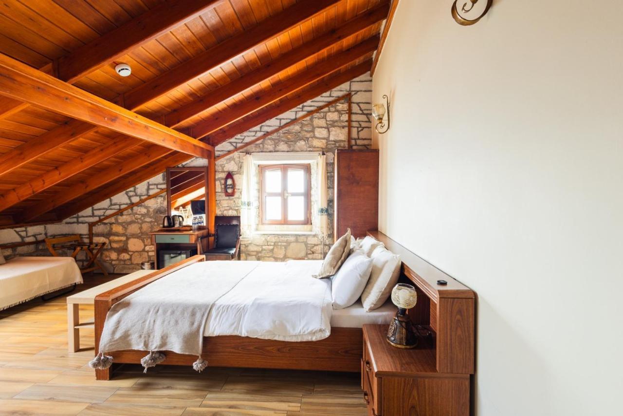 Lavantali Konak Otel Restoran Seferihisar Buitenkant foto