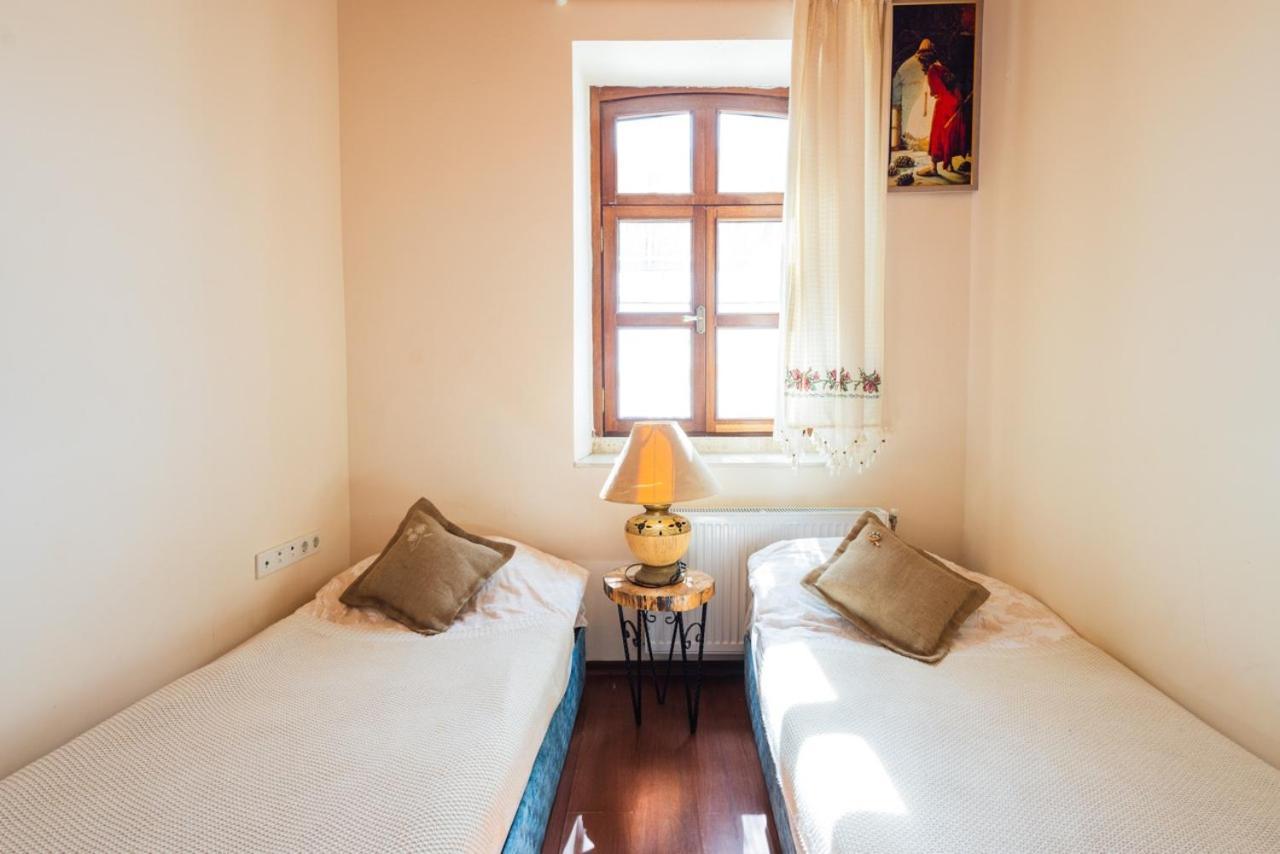 Lavantali Konak Otel Restoran Seferihisar Buitenkant foto