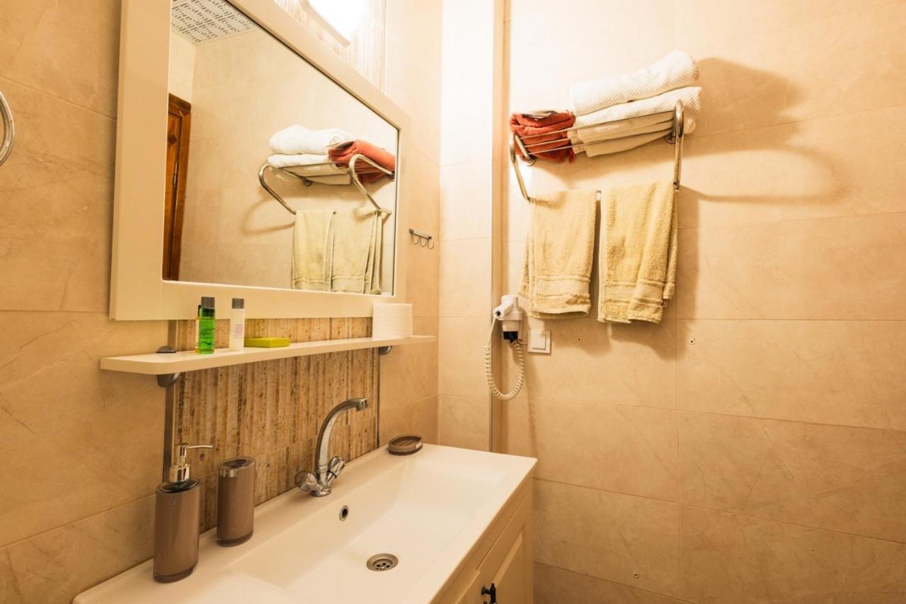 Lavantali Konak Otel Restoran Seferihisar Buitenkant foto