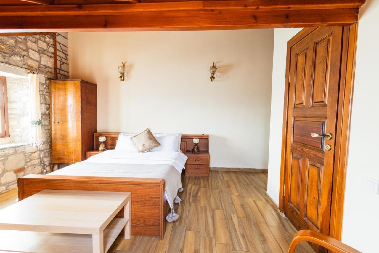 Lavantali Konak Otel Restoran Seferihisar Buitenkant foto