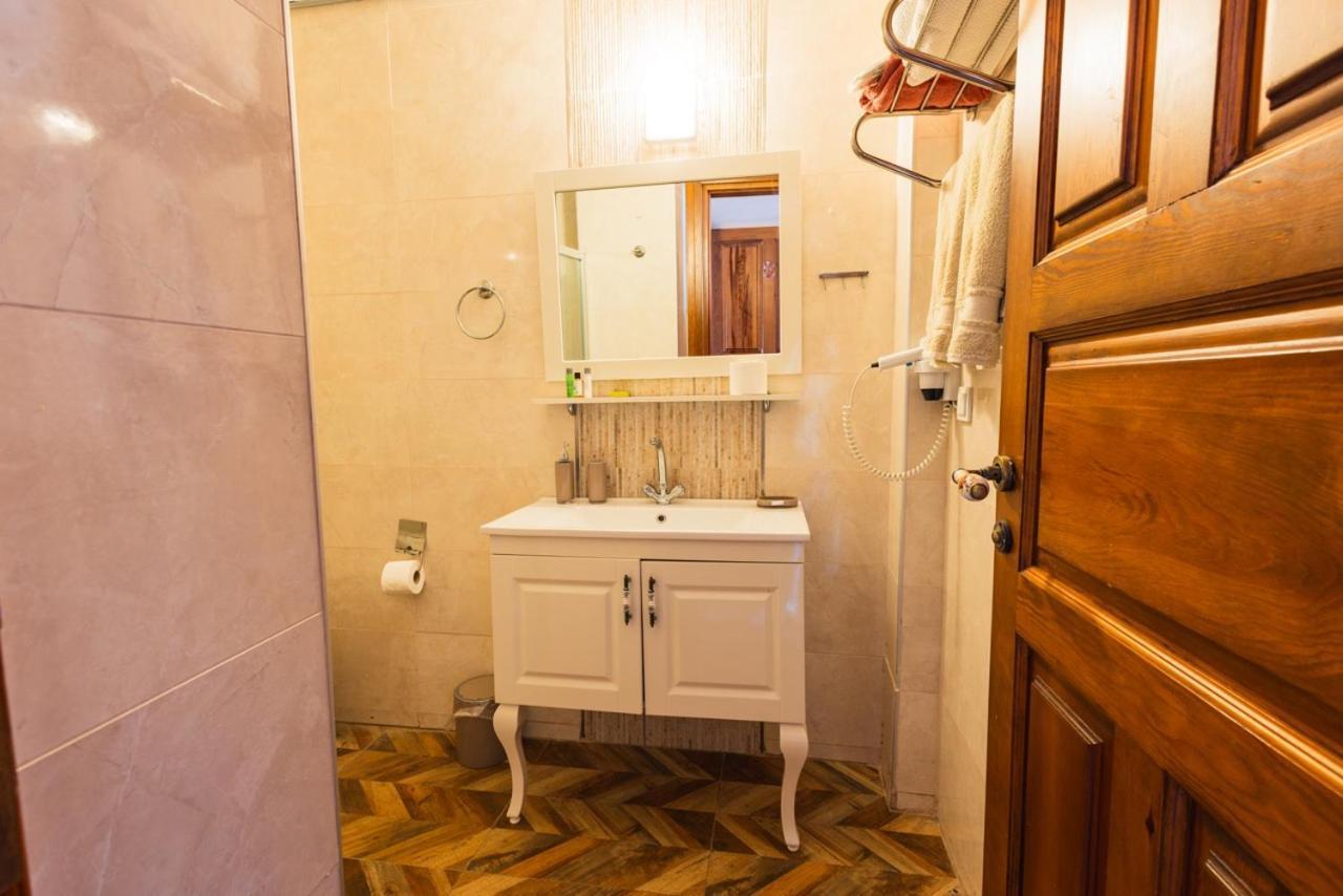 Lavantali Konak Otel Restoran Seferihisar Buitenkant foto