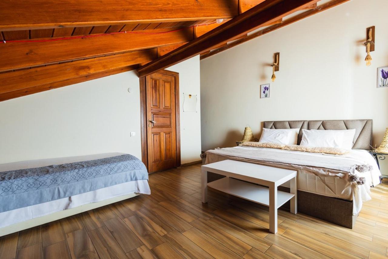 Lavantali Konak Otel Restoran Seferihisar Buitenkant foto