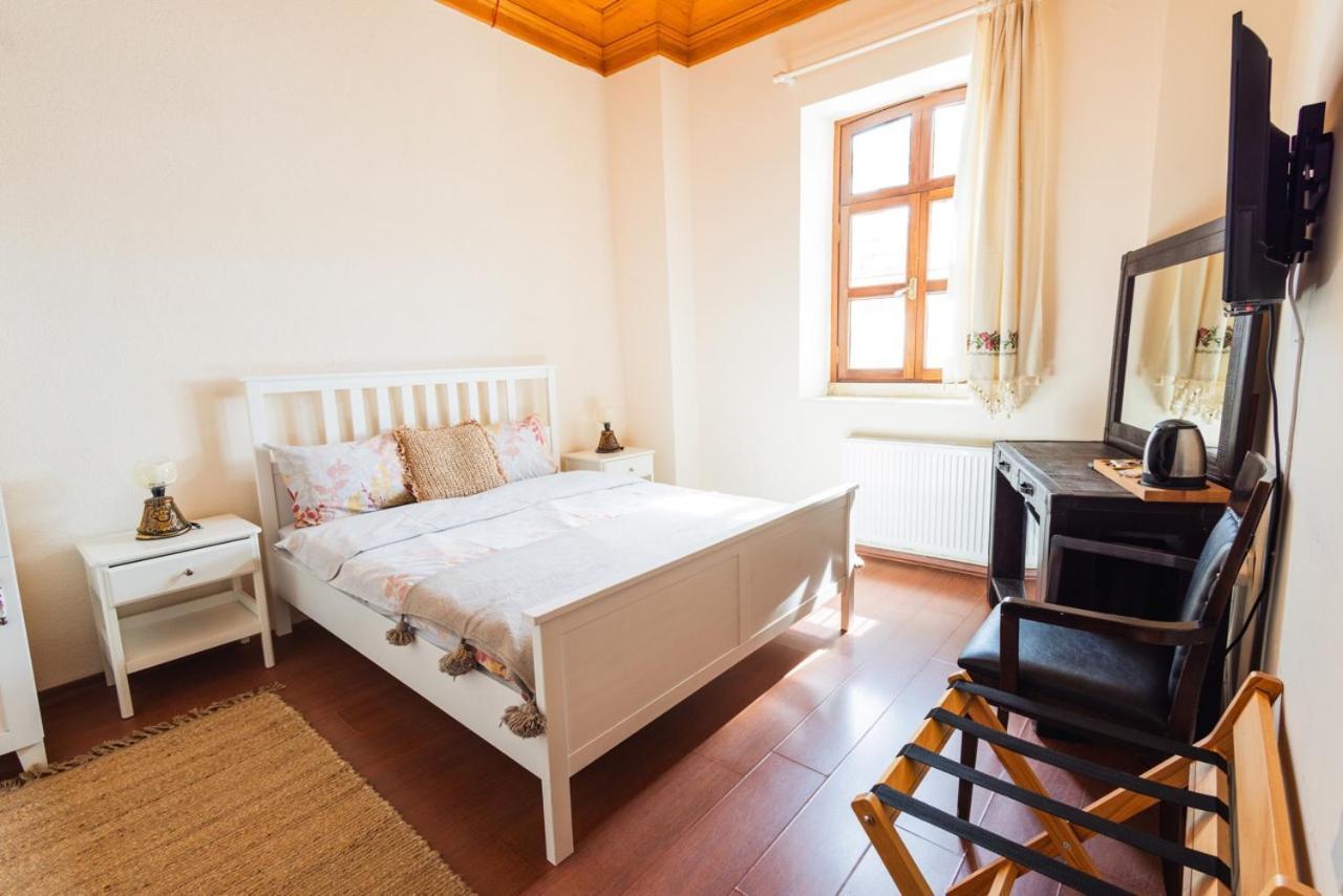 Lavantali Konak Otel Restoran Seferihisar Buitenkant foto