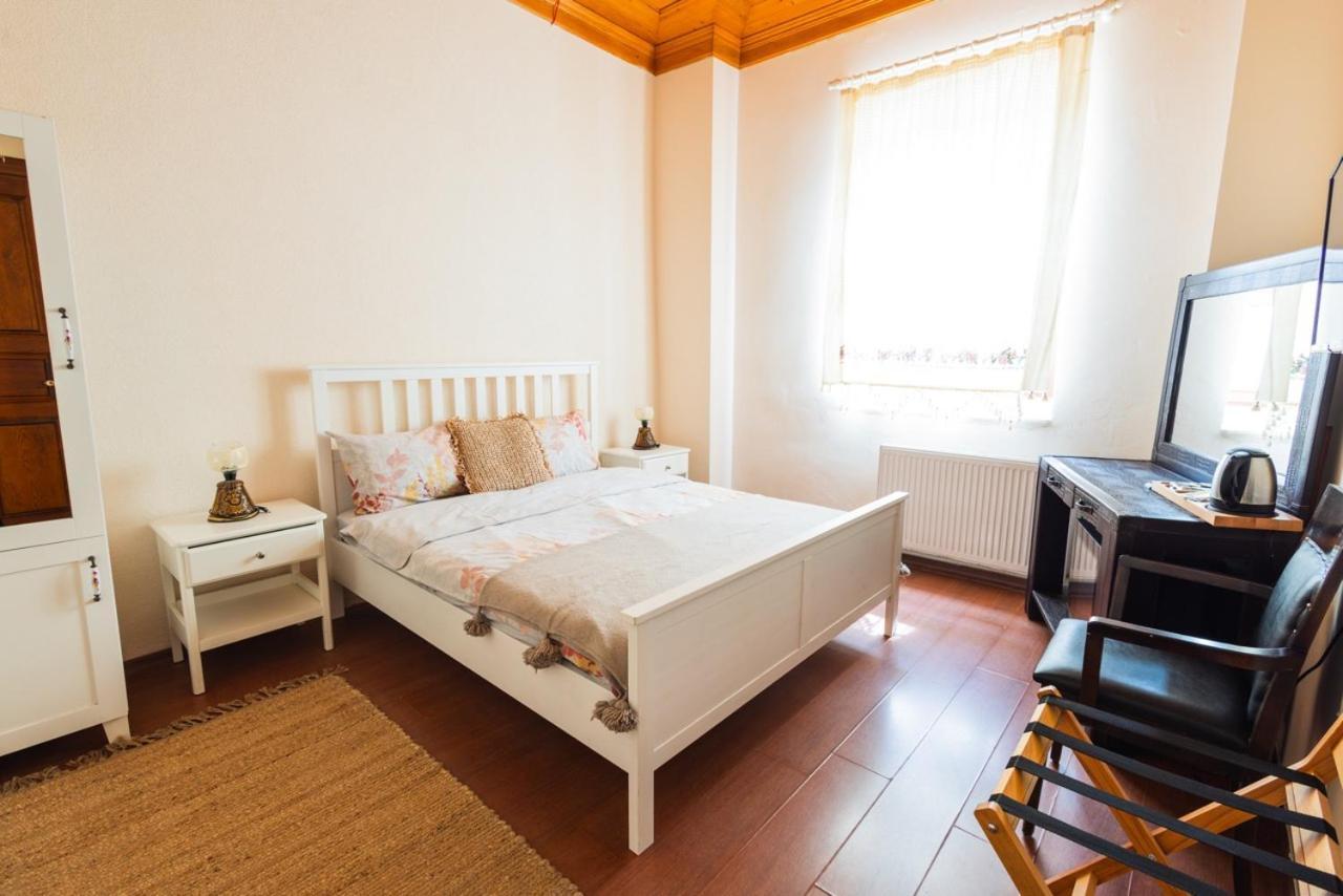 Lavantali Konak Otel Restoran Seferihisar Buitenkant foto