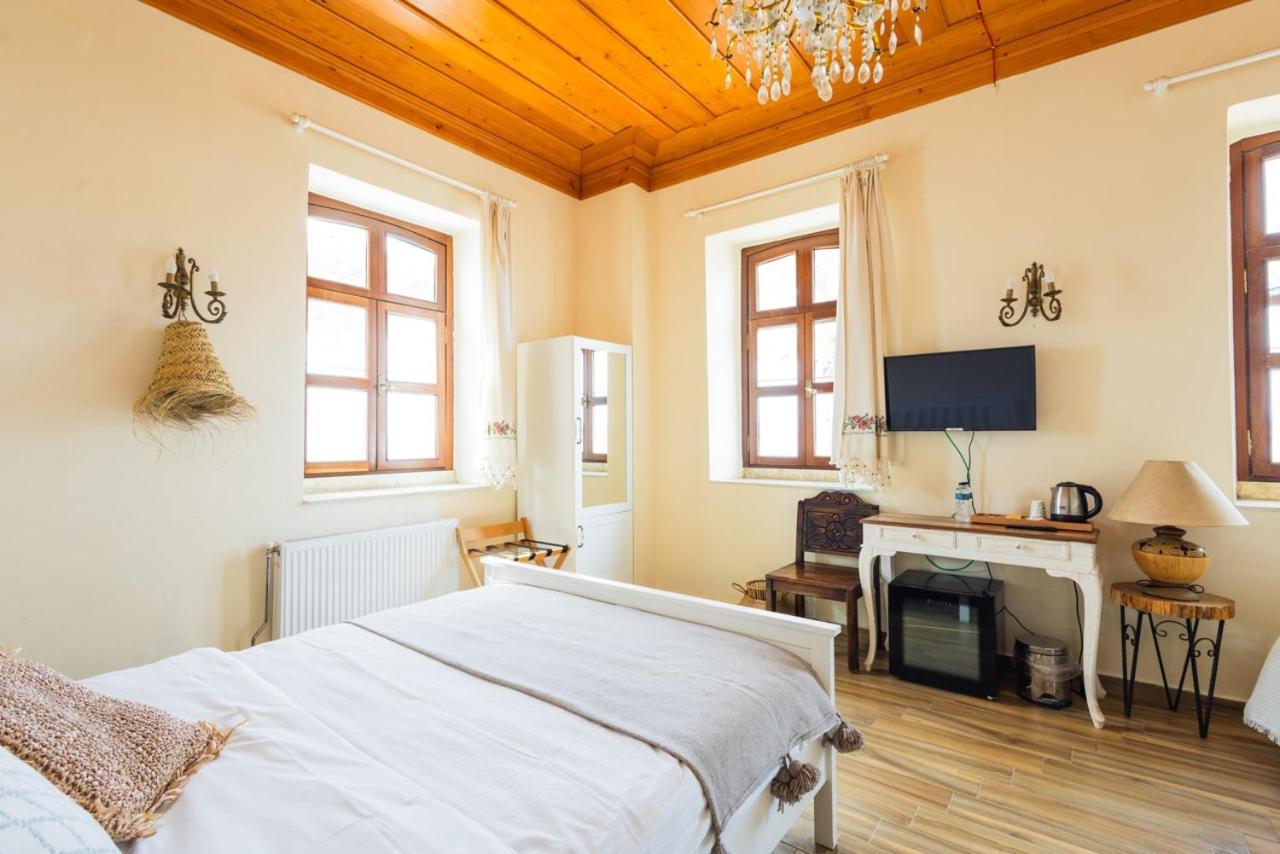 Lavantali Konak Otel Restoran Seferihisar Buitenkant foto