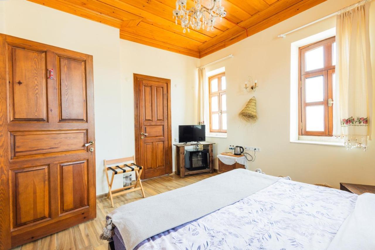 Lavantali Konak Otel Restoran Seferihisar Buitenkant foto
