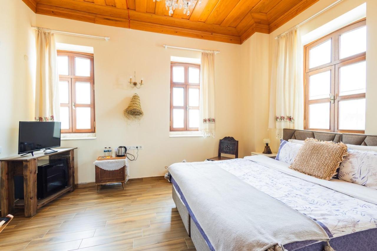 Lavantali Konak Otel Restoran Seferihisar Buitenkant foto